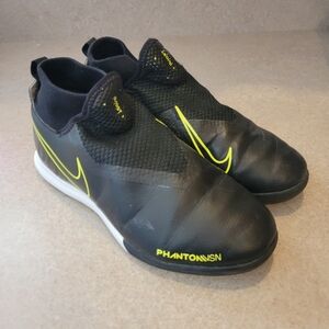 Nike JR Phantom VSN Size 5y Black Yellow Comfortable Soccer Shoes